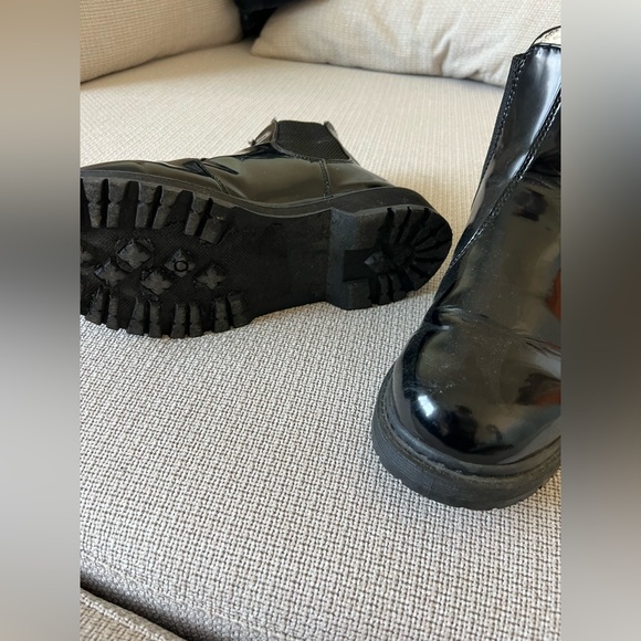 Winter Boots - Picture 3 of 7